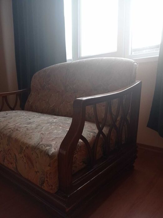 Диван двуместен, в отлично състояние