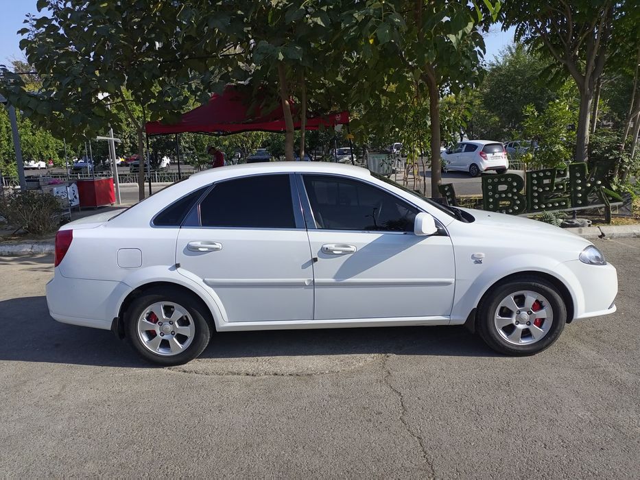 Jentra 2019 mashinaga qarab minilgan