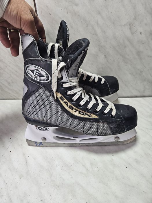 Patine 47 hochei hockey Easton  marime 41-42  ( 27  cm)