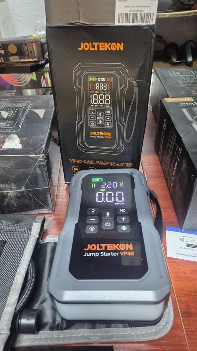 Jump Starter Стартов бустер за автомобили с вграден компресор духалка и лед фенер