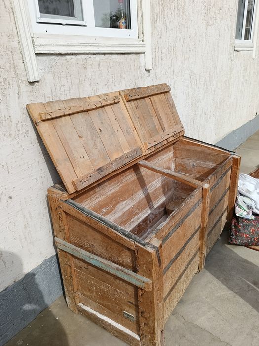 Ящик для муки продам