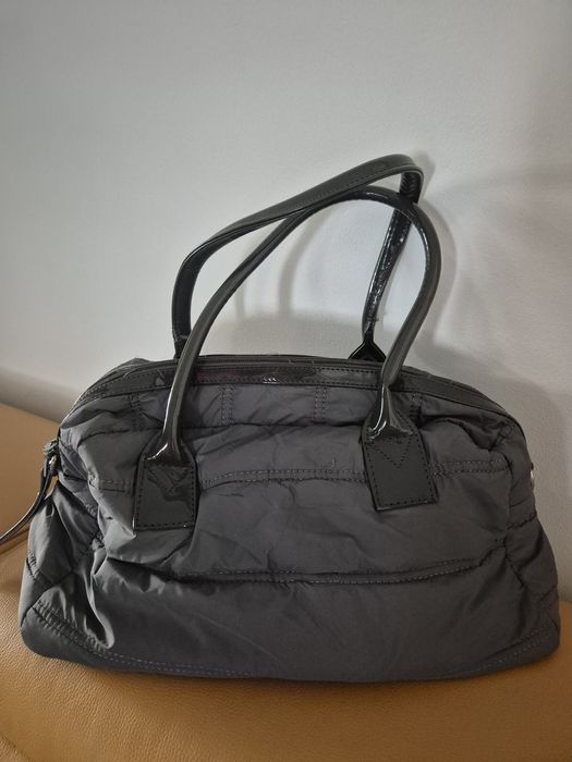 Vand genți impecabile, de firma, unele piele naturala,modele deosebite