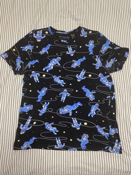 Tricou House.