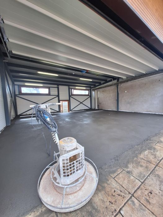 Машинно полагане на подови замазки!