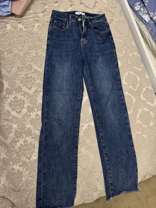 Продам джинсы женские