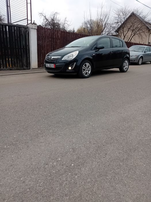 Opel corsa 1.4 benzină, 2012,euro 5scaune încălzite,  volan încălzit!