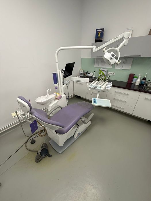 De vanzare 2 Unituri stomatologice in stare buna de functionare