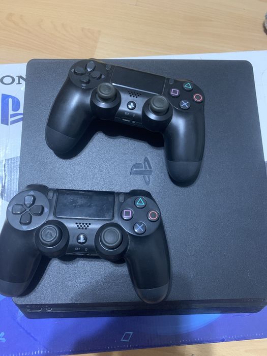 Playstation 4 slim