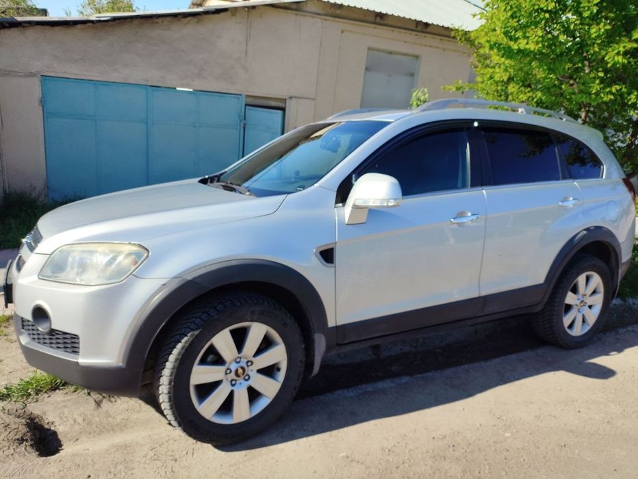 Chevrolet Captiva LT2.   2010года