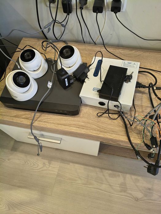 Видеорекордер HIKVISION DS-7204HUHI-K1 + 3 камери ds 2ce56f7t it3