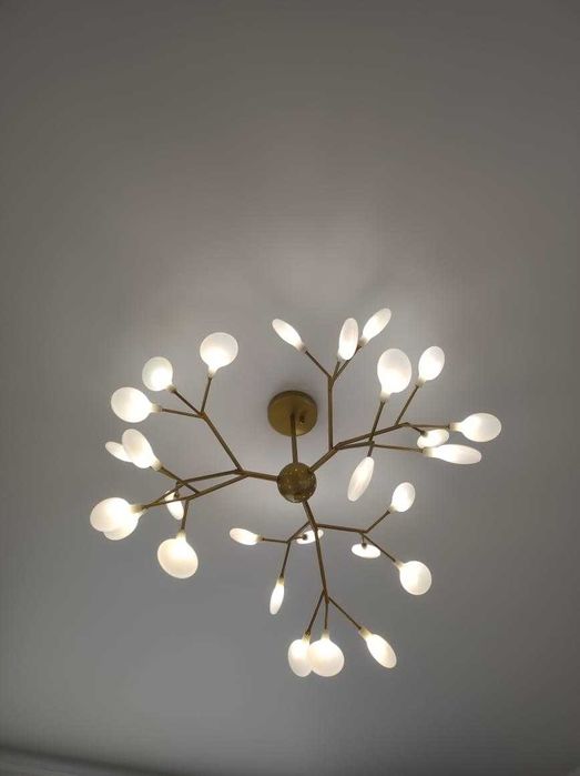 продается люстра