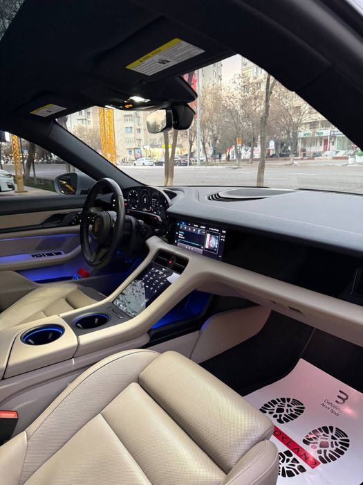 Продается свой Porsche Taycan