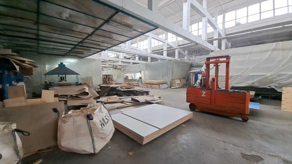 Продава се Промишлена сграда в Велики Преслав - 21563 кв.м за 27 €/кв.м - Снимка #9