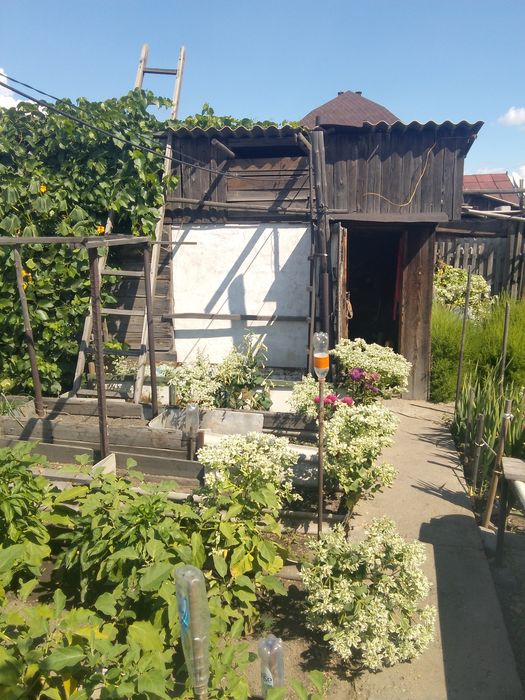 Продам    полдома  .