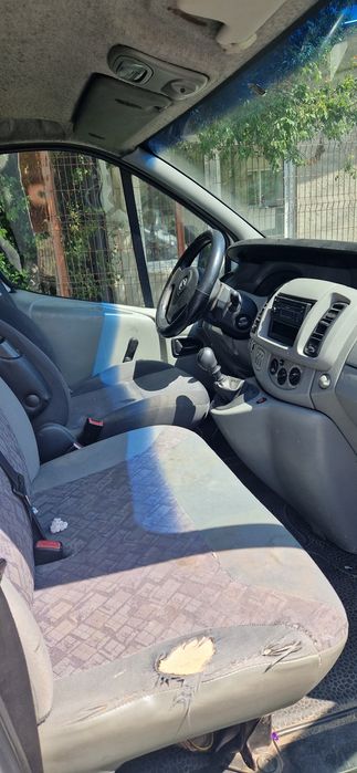 Punte spate far capota usa opel vivaro renault trafic primstar