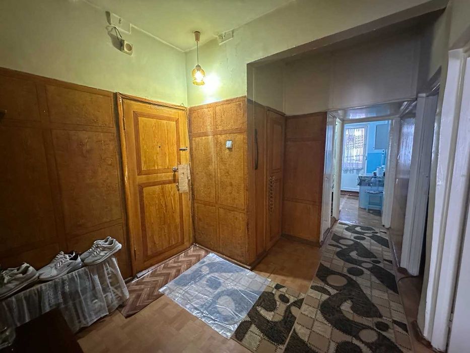 Продаю свою 3-х комн. квартиру 77 серии - 3/3/4 в Алмазарском районе