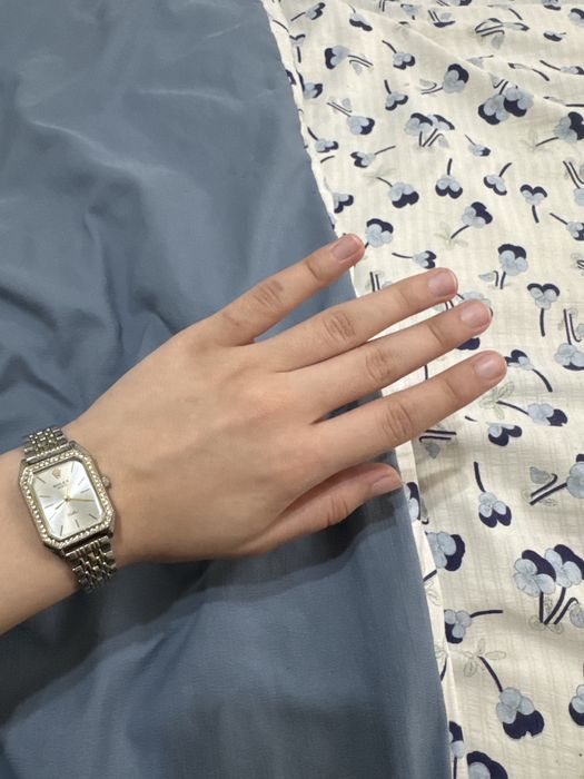 Отдам дешево часы