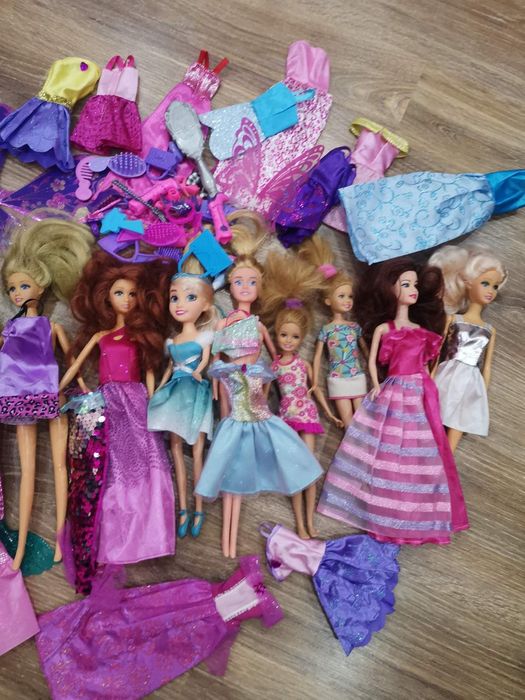 Лот кукли Барби с дрехи и аксесоари