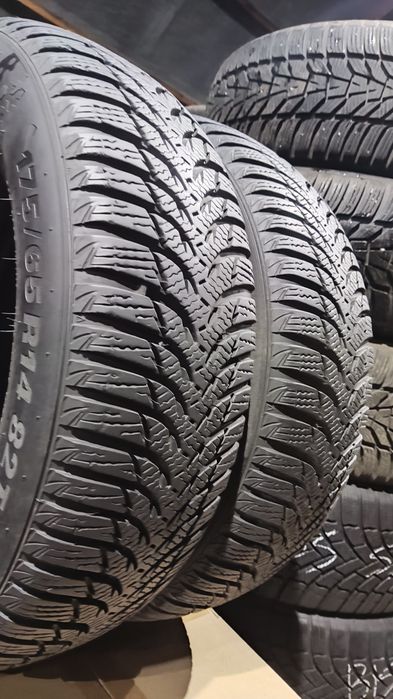 2броя зимни гуми 175/65/14 Kumho 
dot23
7.6mm
