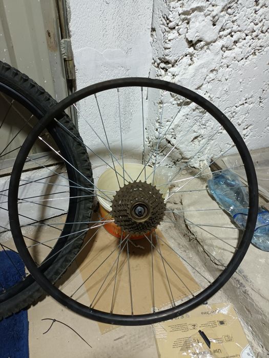 Vând piese bicicleta