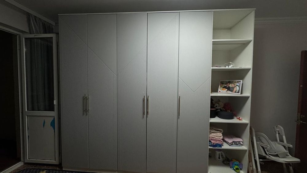Продам мебель шифонер , кровать , комод