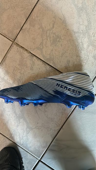 Ghete de fotbal. Adidas nemesiz