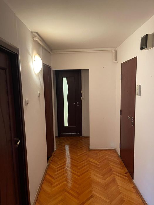 Vând apartament 3 camere 101m2 zona lebădă ( vizavi  de kaufland )