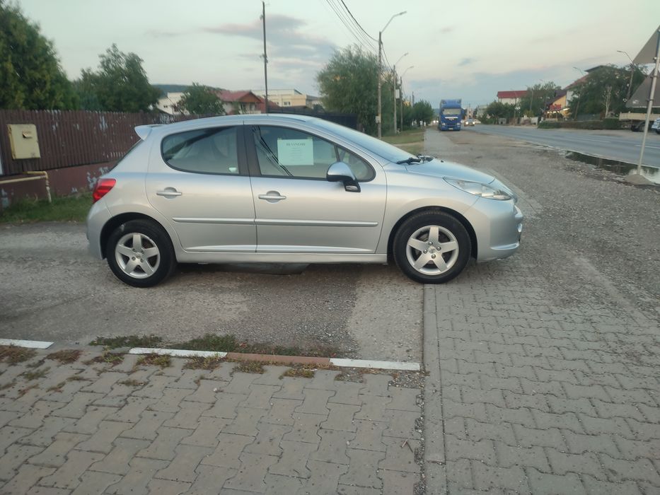 Peugeot 207, 1,4 benzina