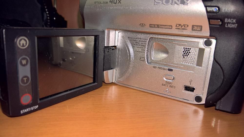 Camera video digitala Sony DVR DVD106E