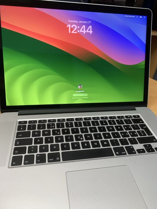 MacBook Pro Intel I7 16Gb 256 Gb impecabil