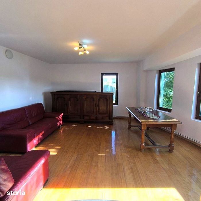 Vila 5 camere, teren 1070 mp, relizata in regie proprie