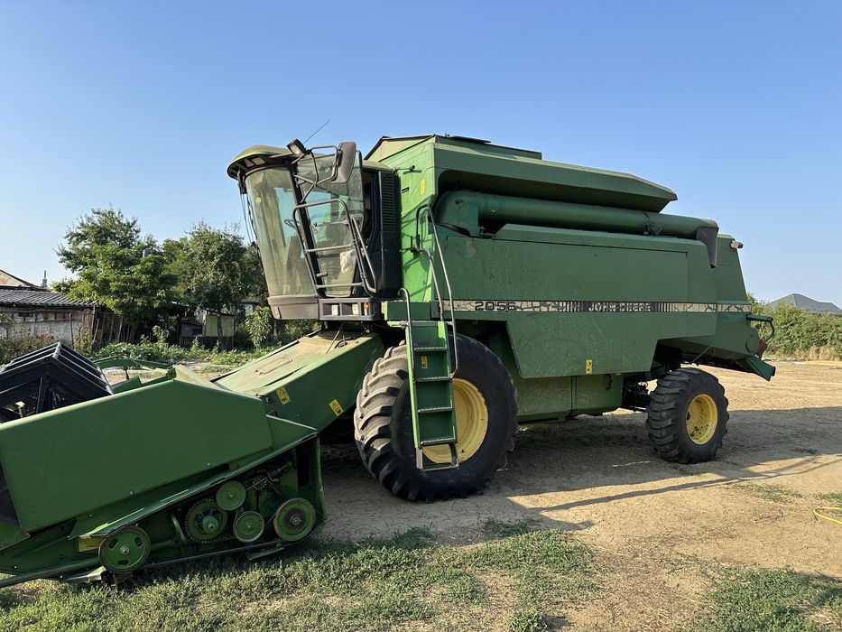 Combina john deere 2056