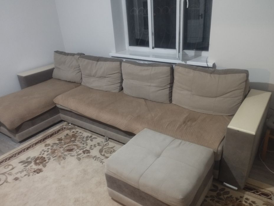 Диван угловой в хорошем состоянии