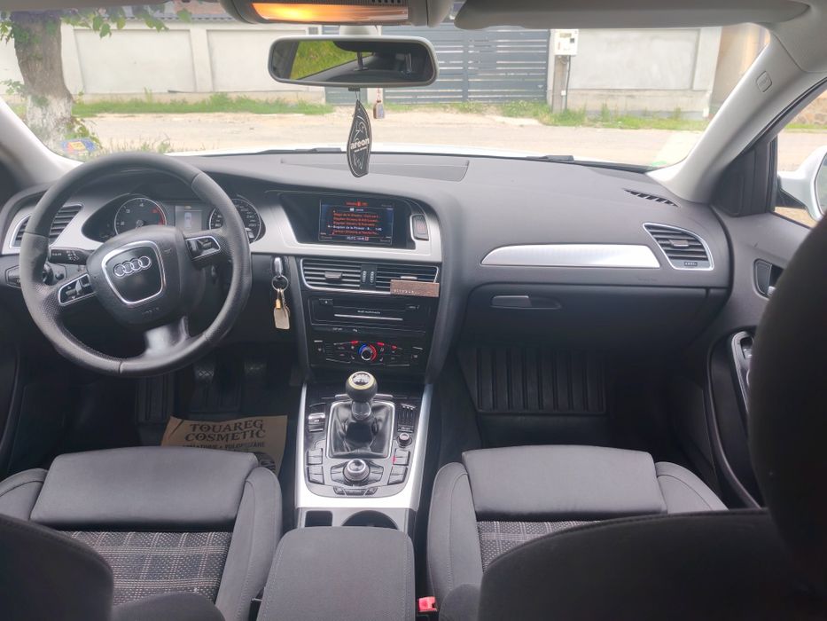 Vând Audi A4 B8.