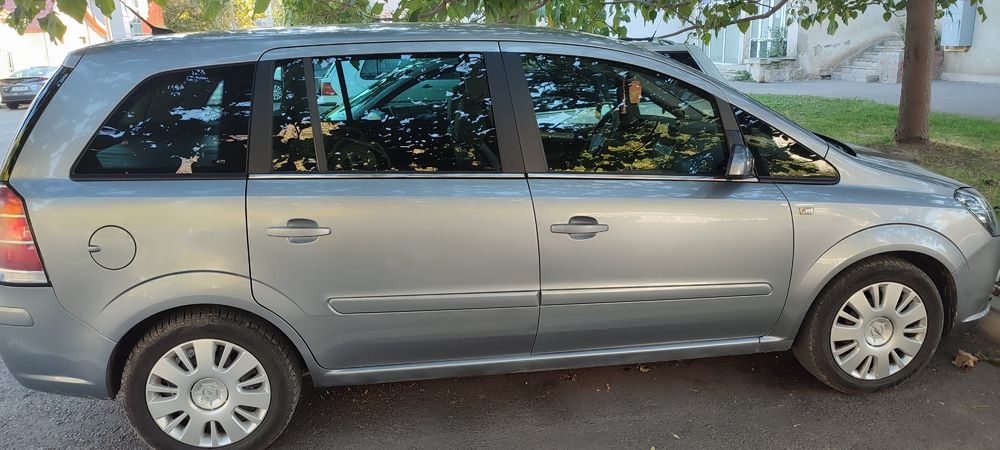 Opel Zafira B 1.9 CDTI 150 CP | AC