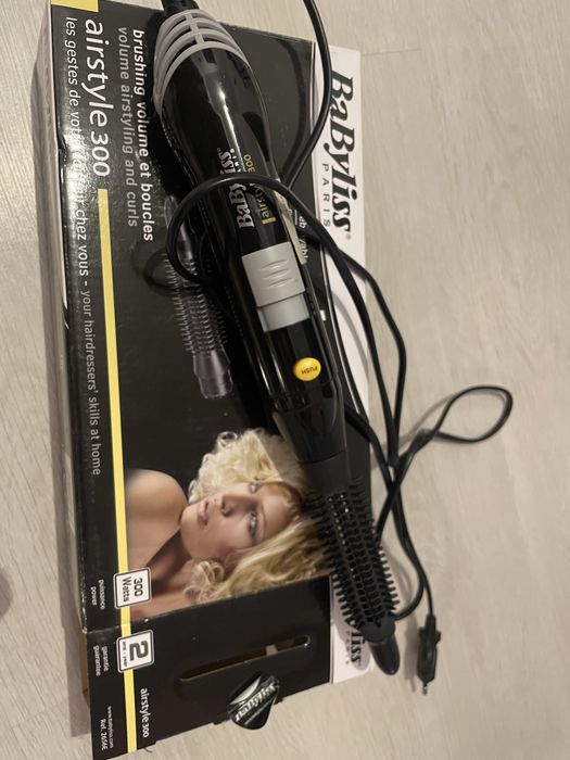 Perie cu aer cald Babyliss 300