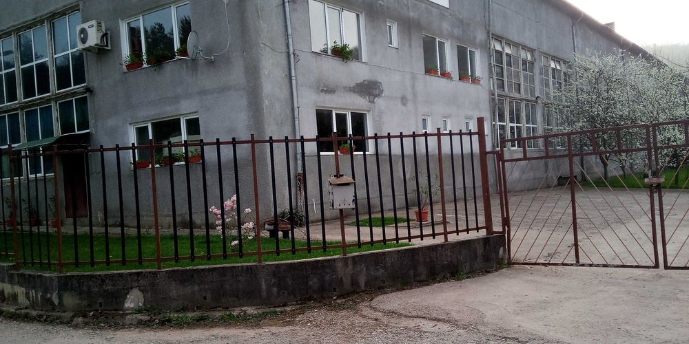 Дава се под наем Склад в Троян - 700 кв.м за 999 € - Снимка #1