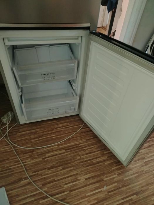 Продам холодильник Beko.