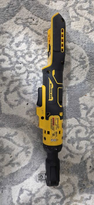 Трещотка Dewalt DCF512