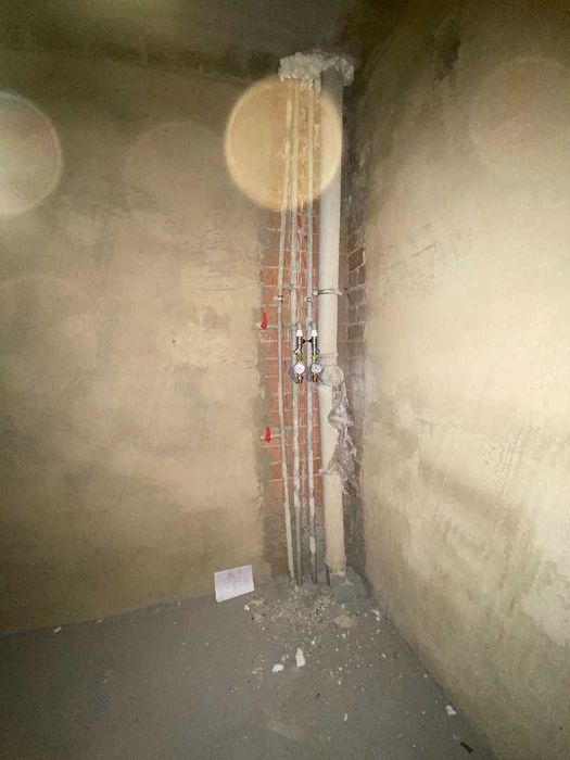 продам 2 комн квартиру в центре