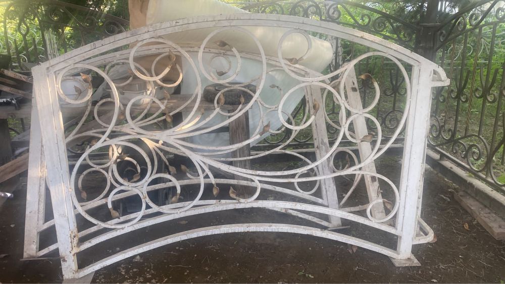 Продаются кованные железные перилы