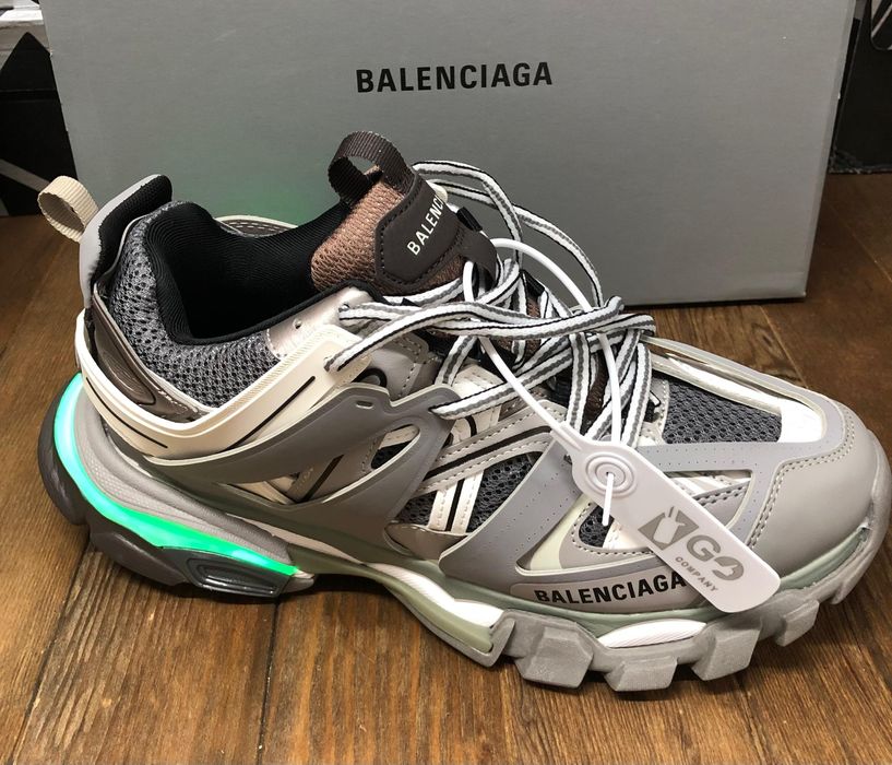 Vând adidași Balenciaga Track cu led/fara