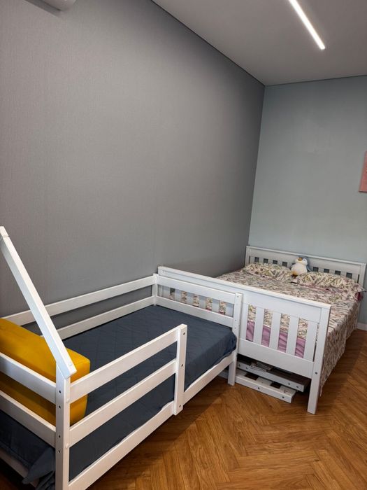 Продам детскую кроватку с матрасом