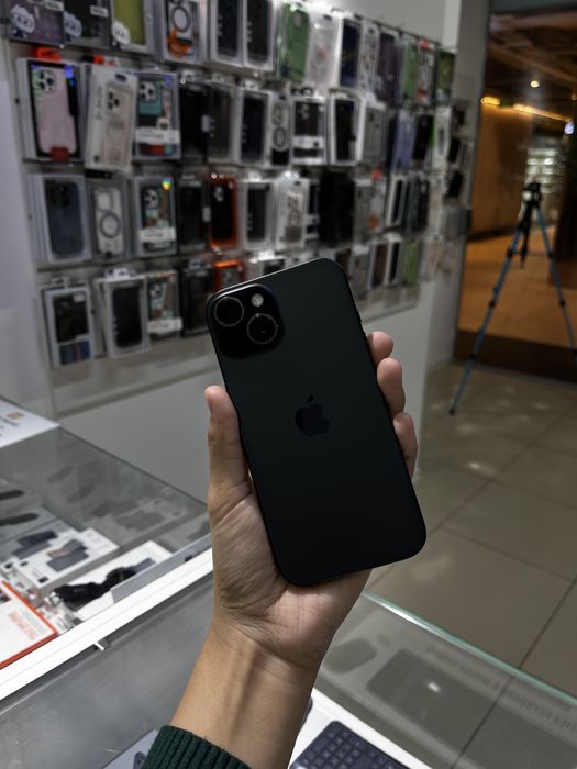 Iphone 15 в черном цвете