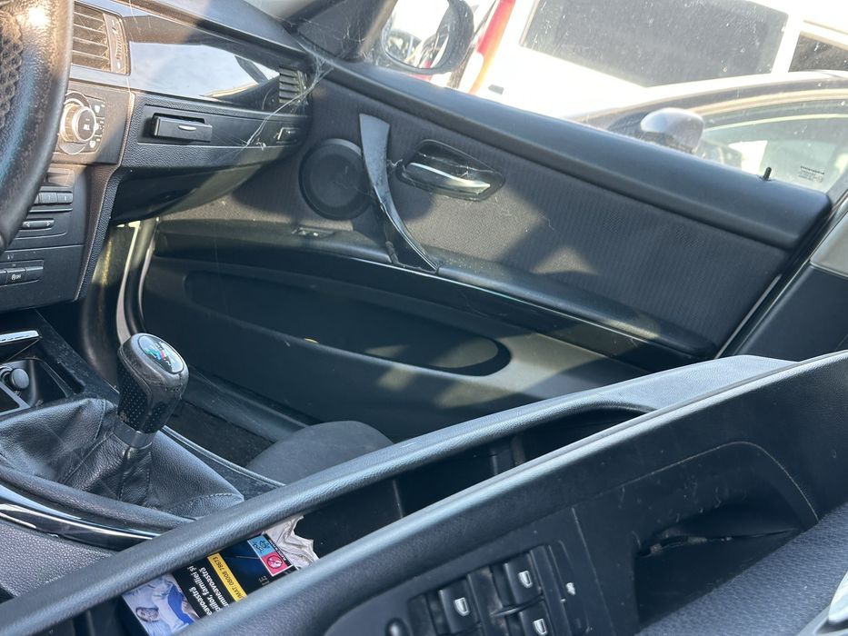 Vand trimuri interior bmw e90 e91 negru lucios