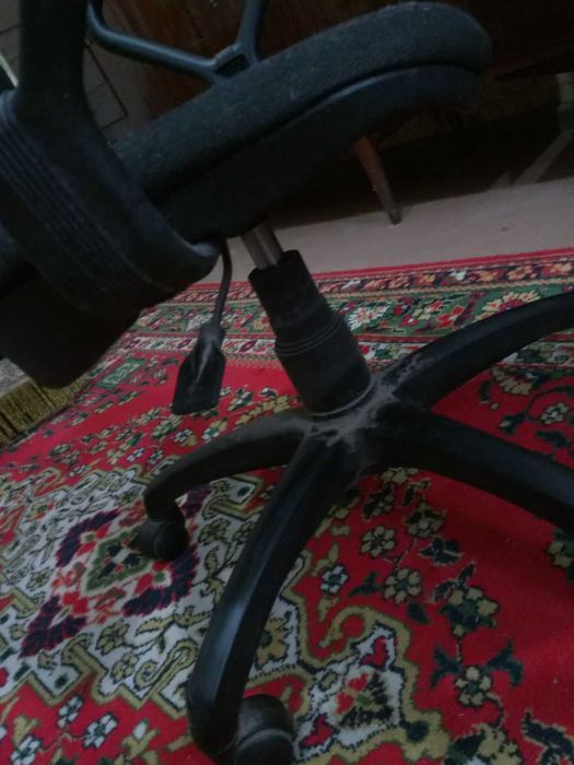 Офисное компьютерное кресло