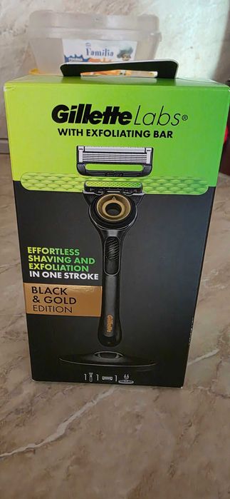 Самобръсначка Gilette Labs чисто ново