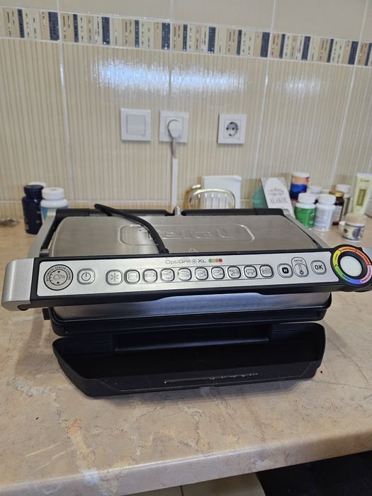 Электрический гриль Tefal.