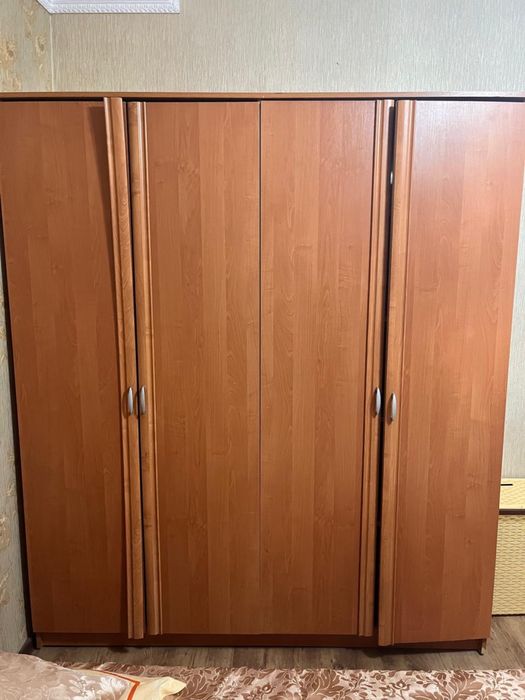 Продам шкаф большой