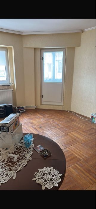 Vind apartament 3 camere bloc Dafin